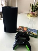 Konsola Xbox series X wraz z dwoma padami i dwoma grami 