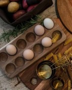 Home&You Goldjes drewniane naczynie na jajka drewno akacja loft Nowe