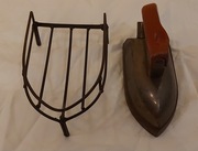 Żelazko kolekcjonerskie z podstawką