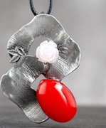 Naszyjnik Art - broszka -Biała różyczka 