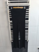 Czarne spodnie dzianinowe w prążki – rozmiar M | H&M wiskoza