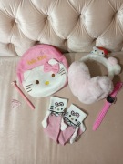 Uroczy zestaw Hello Kitty pluszowy plecak nauszniki zegarek skarpetki