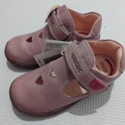 Buty dziewczęce zdrowotne Geox.