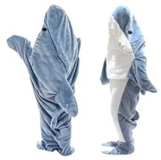 Cartoon Shark koc z kapturem