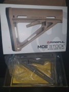 Magpul kolba ar15 mag400 fde