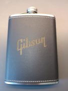 Gibson pierśiówka ze stali nierdzewnej obita skurą,twoje logo/napis 