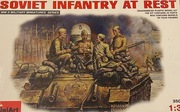Soviet infantry at rest 1:35