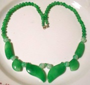 Naszyjnik z  zielonego  jadeitu