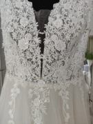 Suknia ślubna z dodatkami 