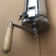 szpryca stara sprawna kiełbasnica nadziewarka do wyrobow kiełbas kaszanek