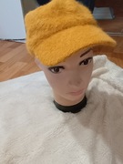Czapka damska zapinana na rzep