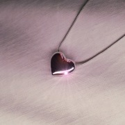 Metalowy naszyjnik w kształcie serca srebny łańcuszek wisiorek