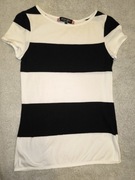 Klasyczna bluzka w czarno białe pasy.