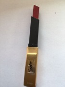 YSL  the slim 9 pomadka 