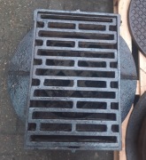 Wpust uliczny żeliwny