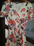 Sukienka w kwiaty r. 36