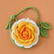 Mała torebka, pokrowiec na słuchawki/klucze/drobiazgi, na szydełku, kwiat. 