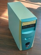 Komputer PC retro z 2003 roku