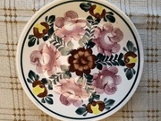 Płaski piękny talerz ręcznie malowany kwiaty kolorowe pamiątka ceramika prl