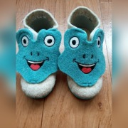 Nowe kapcie dziecięce rozmiar 23