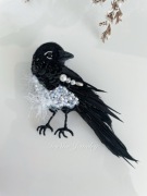 Broszka Sroka, broszka ptak, biżuteria artystyczna, unikat