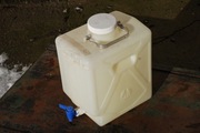 kanister  15  litrów  z  zaworem  