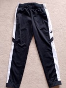 Spodnie dresowe sportowe Nike rozmiar 146 152
