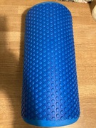 Wałek z wypustkami Neo-Sport 33 cm x 15 cm niebieski