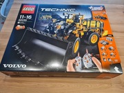 LEGO Technic 42030 Volvo L350F Wheel Loader 2014