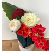 Kompozycja kwiatowa/ bukiet/ ikebana
