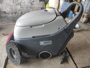 maszyna szorująco-zbierająca Nilfisk SC450