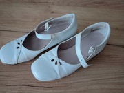 Buty lakierki dziecięce do komunii  białe rozm. 33