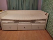 Łóżko z Ikea z materacami i szufladami