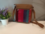 Kolorowa damska torebka na ramię listonoszka. Wygodna i pojemna. 