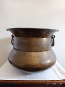 Duży stary kociołek z miedzi  ręczne wykonanie  młotkowany  2,7 kg