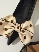 Klipsy do butów brązowe groszki