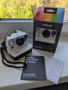 Polaroid Now 2 generation + 4 zdjęcia w środku