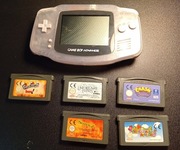 Konsola Nintendo Gameboy Advance + 5 gier (klasyka)