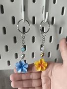 Dwa breloczki hibiskusy 