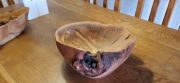 Misa z drewna ręcznie wykonana.