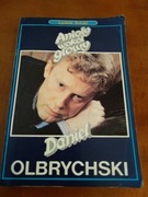LUDZIE SZTUKI DANIEL OLBRYCHSKI ANIOŁY WOKÓŁ GŁOWY