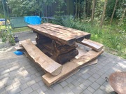 Stół w stylu średniowiecznym