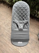 Grafitowy bujaczek babybjörn 