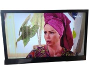 TV Led LG 42" 42LW579S linie, rysy