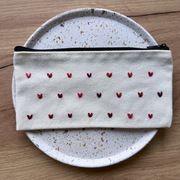 Kosmetyczka saszetka serduszka haft