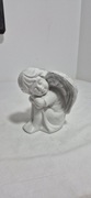 Uroczy Biały Aniołek – Figurka Porcelanowa / Ceramiczna