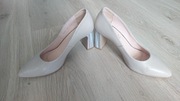 Buty czółenka Kaniowski kremowe rozmiar39 stan bdb
