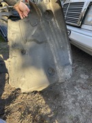 Nadkole lewy przód MERCEDES W204