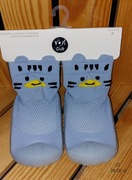 Skarpetki z gumową podeszwą - rozmiar 21