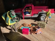 Schleich 42346 Pickup z koniem i przyczepą